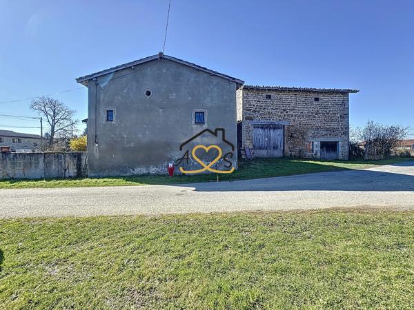 Domaize (63520) Grange à rénover à Domaize