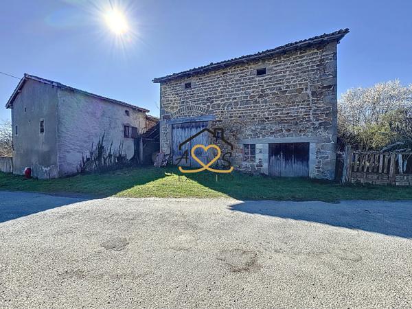 Domaize (63520) Grange à rénover à Domaize
