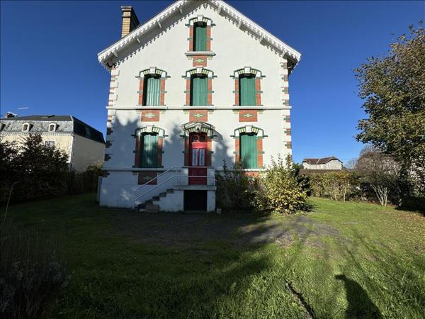 Maison à vendre |  Saint-Astier |  7 pièces | 153 m²