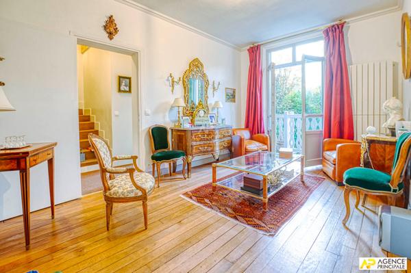 Versailles Clagny maison de ville 5 pièces 110.37 m² au sol avec parking €749 000 ** - Référence 25645