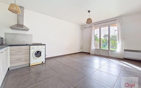 Appartement à vendre    1 pièce • 26,57 m2 Ajaccio