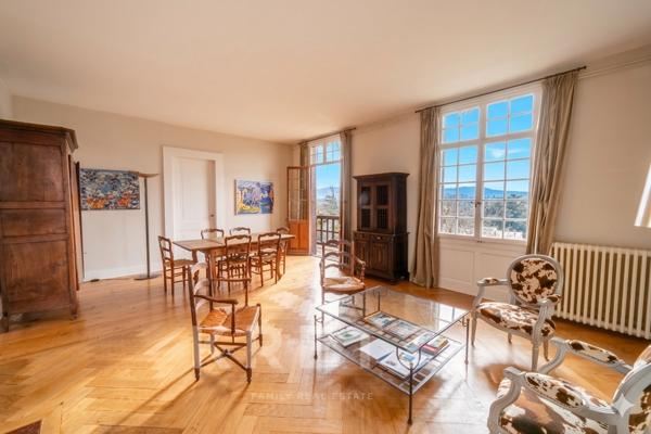 propriété unique Aix les Bains, avec palais italien