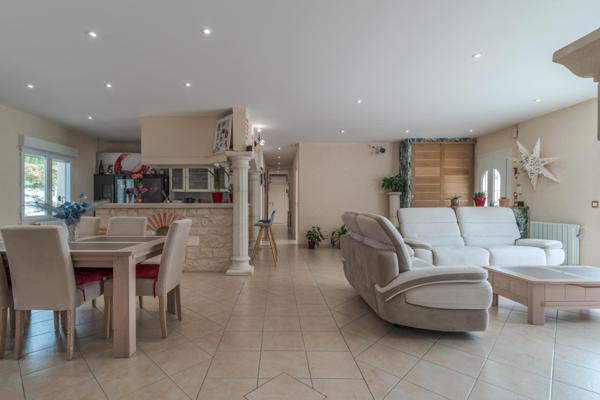 Villa spacieuse, jardin arboré, piscine