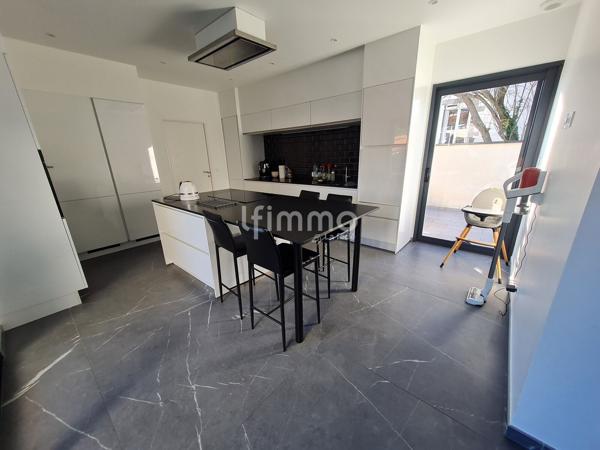 Maison 141.19m² Terrain 528m² Garage Chalet