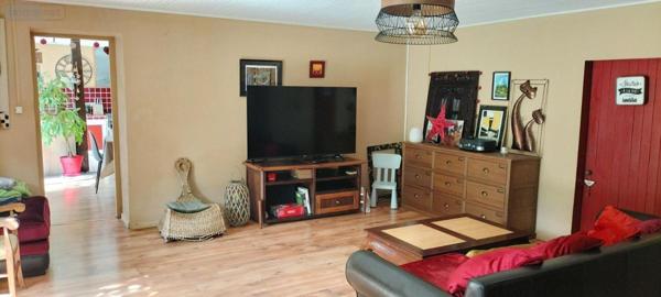 Maison individuelle à vendre à Lezay dans les Deux-Sèvres (79120), ref : 13591