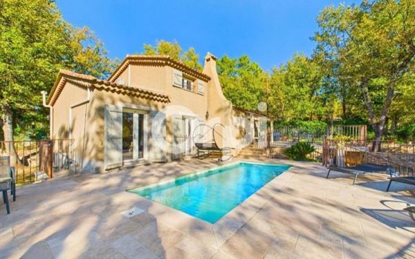 Maison à vendre    6 pièces •  Callian