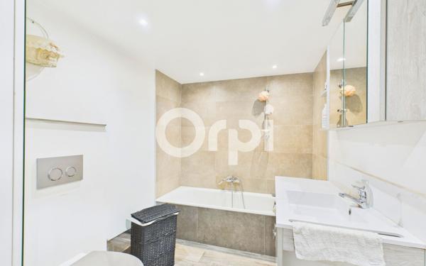 Maison à vendre    6 pièces •  Callian