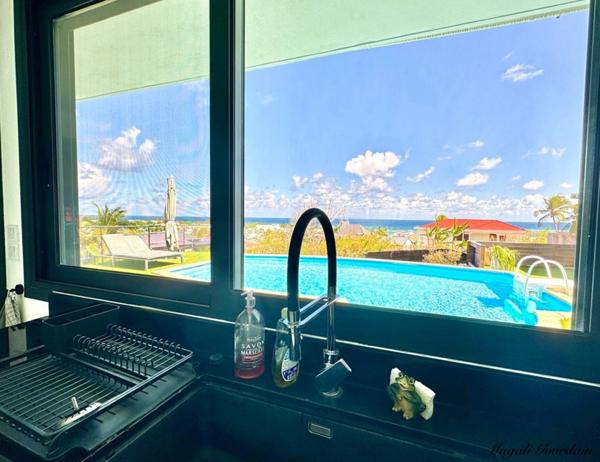 EN EXCLUSIVITE - A VENDRE - PROPRIETE D'EXCEPTION AVEC VUE MER IMPRENABLE & STUDIO ATTENANT - SAINTE ANNE