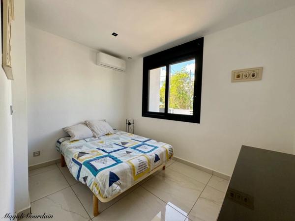 EN EXCLUSIVITE - A VENDRE - PROPRIETE D'EXCEPTION AVEC VUE MER IMPRENABLE & STUDIO ATTENANT - SAINTE ANNE
