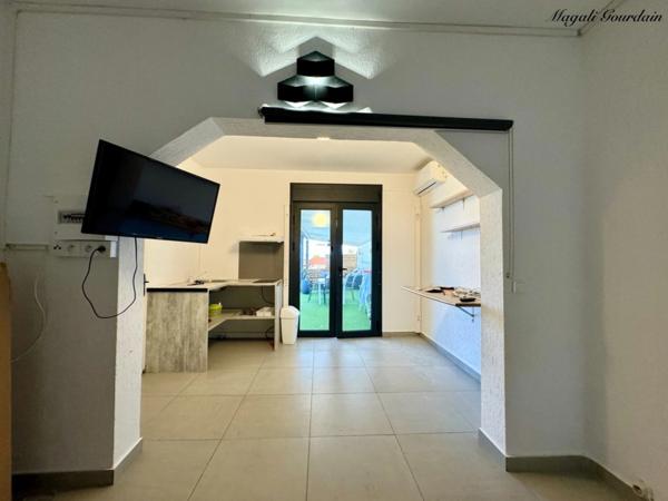EN EXCLUSIVITE - A VENDRE - PROPRIETE D'EXCEPTION AVEC VUE MER IMPRENABLE & STUDIO ATTENANT - SAINTE ANNE