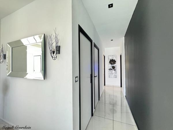 EN EXCLUSIVITE - A VENDRE - PROPRIETE D'EXCEPTION AVEC VUE MER IMPRENABLE & STUDIO ATTENANT - SAINTE ANNE