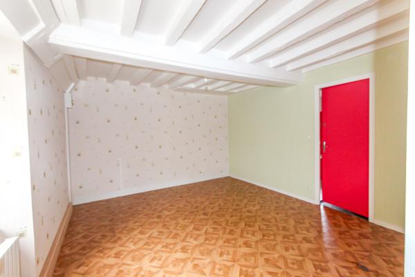 Saint-Ouën-des-Toits (53410) Maison comprenant une appartement et ancien commerce