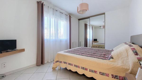 SUPERBE VILLA 4 FACES - 3 CHAMBRES - PISCINE -