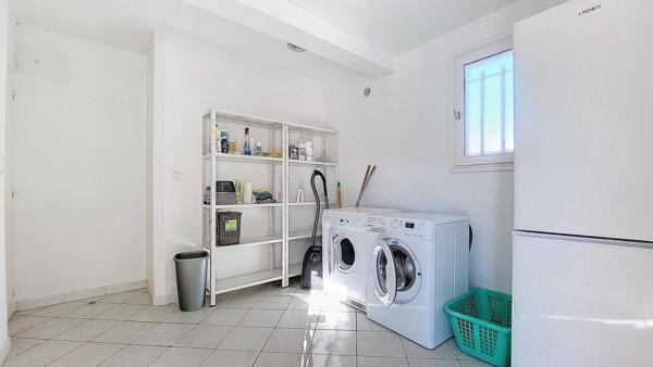 SUPERBE VILLA 4 FACES - 3 CHAMBRES - PISCINE -