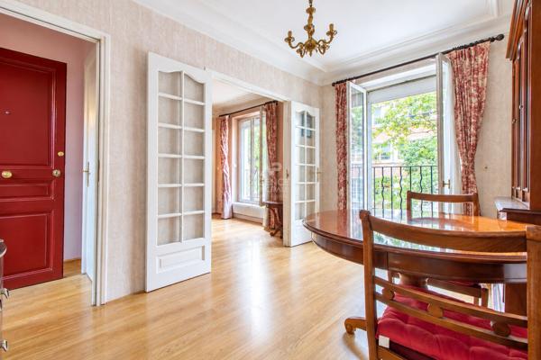 PARIS 18EME - RUE ORDENER - A RENOVER 210 000 € **  - Référence  6892-NG