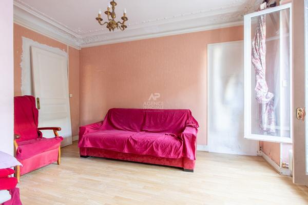PARIS 18EME - RUE ORDENER - A RENOVER 210 000 € **  - Référence  6892-NG