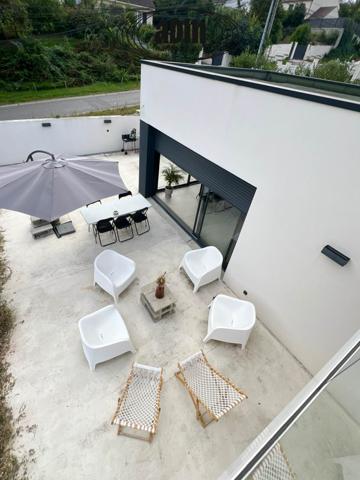 Maison
                                                                                                                                                                                                                                                                                                                        5 pièce(s)                                                                                                                                                                                                          4 chambre(s)                                                                                                                                                                                                          130  m²