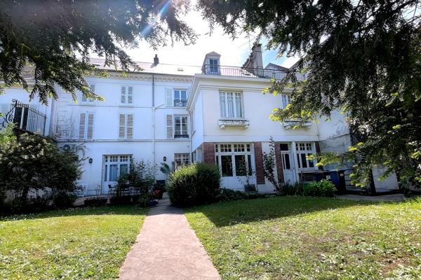 Maison
                                                                                                                                                                                                                                                                                                                        10 pièce(s)                                                                                                                                                                                                          8 chambre(s)                                                                                                                                                                                                          331  m²