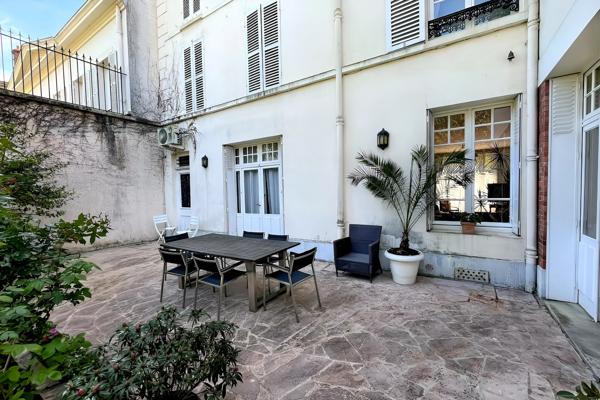 Maison
                                                                                                                                                                                                                                                                                                                        10 pièce(s)                                                                                                                                                                                                          8 chambre(s)                                                                                                                                                                                                          331  m²