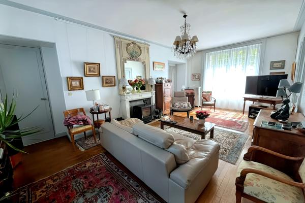 Maison
                                                                                                                                                                                                                                                                                                                        10 pièce(s)                                                                                                                                                                                                          8 chambre(s)                                                                                                                                                                                                          331  m²