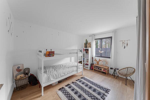 Maison contemporaine de plain-pied à vendre à Chatenoy en Bresse - 4 chambres, piscine et garage