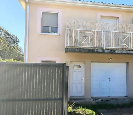 Maison lumineuse avec jardin et garage ? Idéal investisseur ? Saint-Quentin-de-Baron (30 min de Bordeaux)