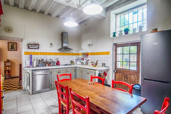 Maison Pernes Les Fontaines 7 pièce(s) 185 m2