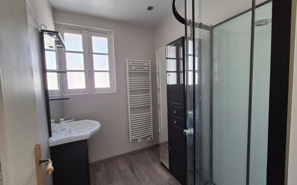 Maison à vendre    4 pièces •  Terrasson-Lavilledieu