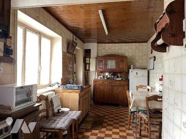 MAISON ET DEPENDANCES SUR PLUS D'UN HECTARE