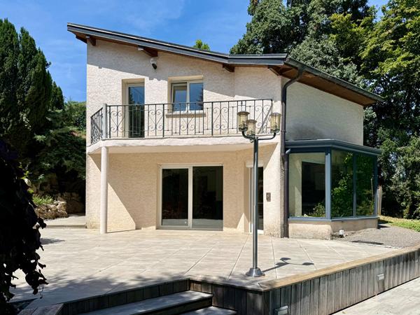 Maison 8 pièces 161 m2