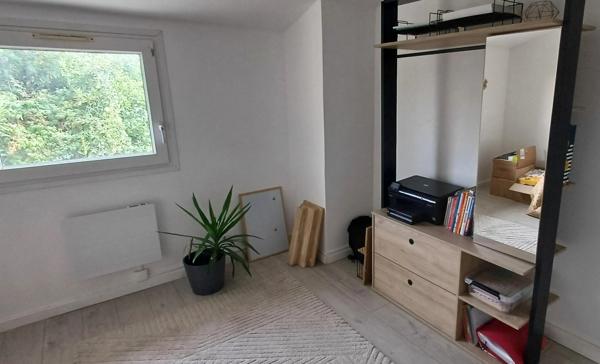Maison à vendre 4 pièces  (16) FLEAC  3 chambres, garage, véranda et terrain