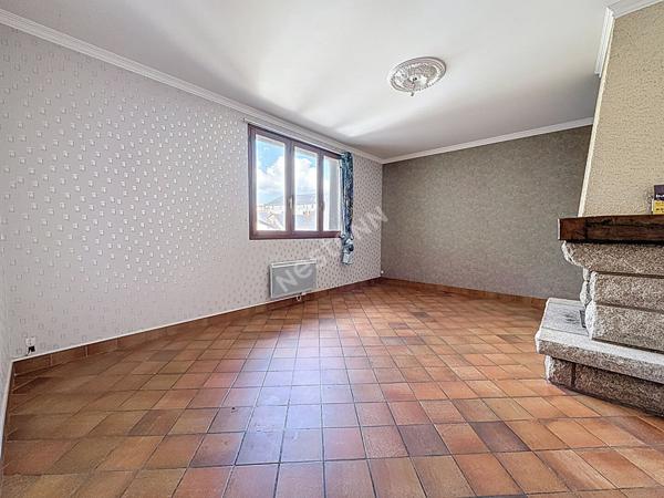 Immeuble de rapport de 135 m² à Champtocé sur Loire comprenant un local commercial et un appartement