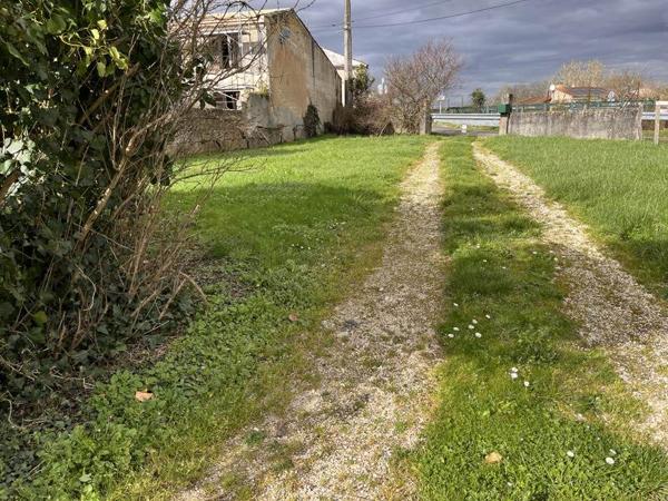 Maison à vendre |  Saintes |  2 pièces | 62 m²