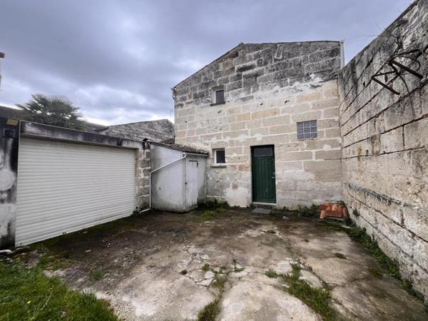 Maison à vendre |  Saintes |  2 pièces | 62 m²