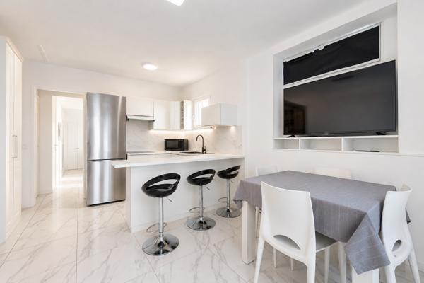 La Ciotat Fardeloup – Maison avec jardin privatif , parking et dépendances