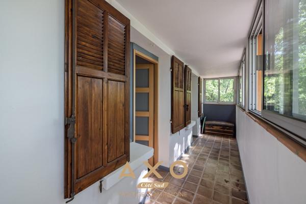 EXCLUSIVITE - LE PUY SAINTE REPARADE - VILLA 217m2 sur 9000m2 de terrain - 495 000
