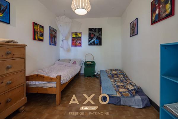 EXCLUSIVITE - LE PUY SAINTE REPARADE - VILLA 217m2 sur 9000m2 de terrain - 495 000