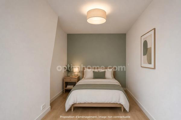 Paris 18ème arrondissement, 2 pièces au calme avec ascenseur et cave, à deux pas des transports