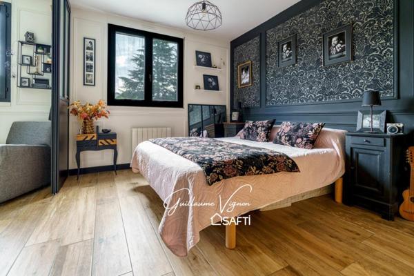 T4 traversant rénové dans une résidence unique