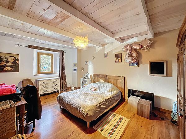 Maison Grasse Saint-Antoine 7 pièce(s) 202 m2 - 1518 m2 - 5 Chambres, terrain plat et au calme absolu