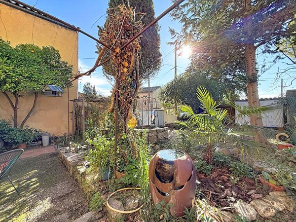 Maison Grasse Saint-Antoine 7 pièce(s) 202 m2 - 1518 m2 - 5 Chambres, terrain plat et au calme absolu