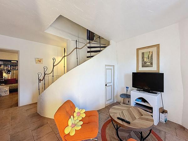 Maison Grasse Saint-Antoine 7 pièce(s) 202 m2 - 1518 m2 - 5 Chambres, terrain plat et au calme absolu