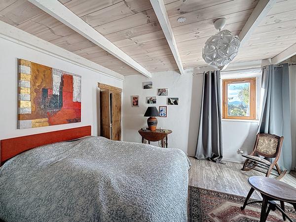 Maison Grasse Saint-Antoine 7 pièce(s) 202 m2 - 1518 m2 - 5 Chambres, terrain plat et au calme absolu