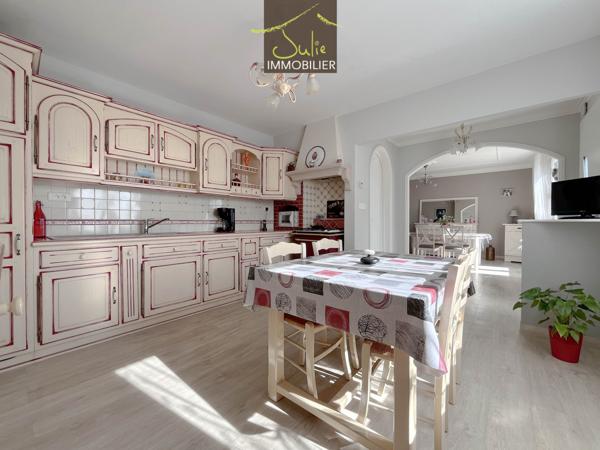 Plain-pied parfaitement entretenu sur 928m² de terrain (3ch. et bureau)