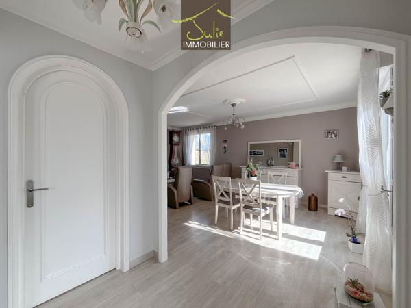 Plain-pied parfaitement entretenu sur 928m² de terrain (3ch. et bureau)