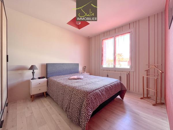Plain-pied parfaitement entretenu sur 928m² de terrain (3ch. et bureau)