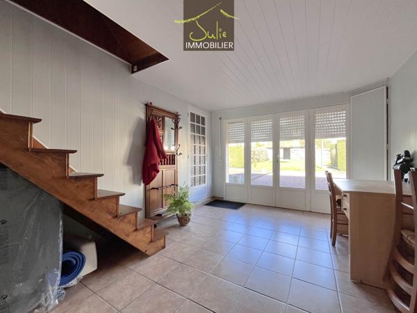Plain-pied parfaitement entretenu sur 928m² de terrain (3ch. et bureau)