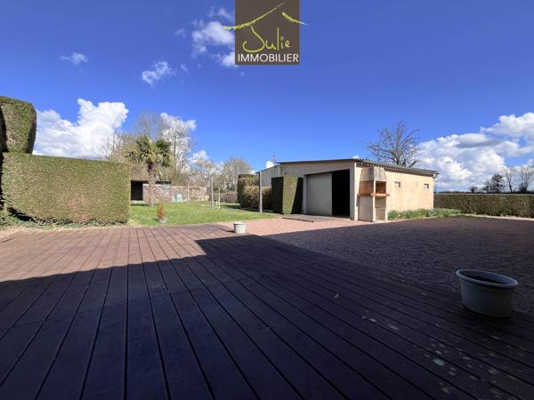 Plain-pied parfaitement entretenu sur 928m² de terrain (3ch. et bureau)