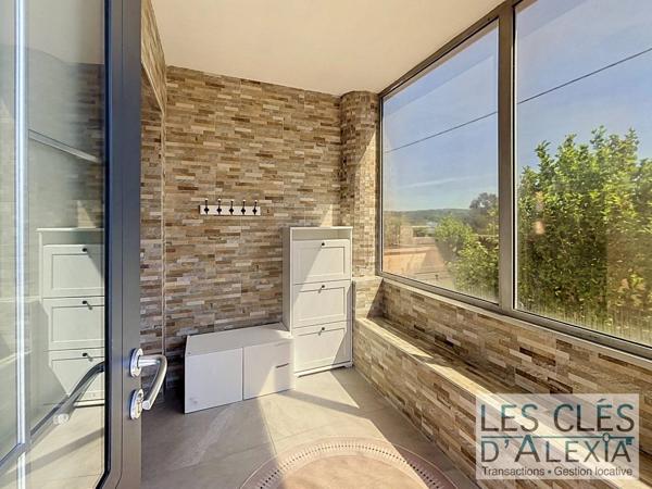 MAISON FAMILIALE DE 120 M² AVEC GARAGE ET SOUS-SOL COMPLET