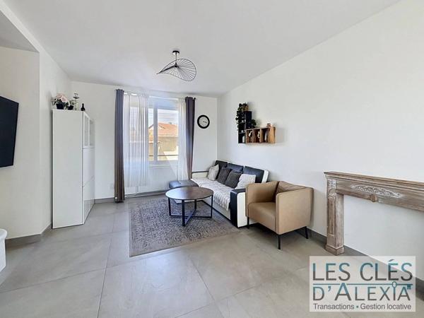 MAISON FAMILIALE DE 120 M² AVEC GARAGE ET SOUS-SOL COMPLET